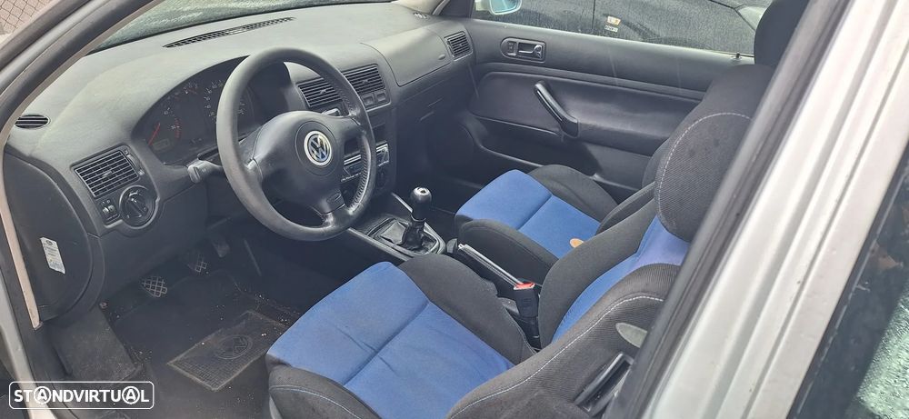 VW Golf 1.9 TDi 25 Anos - 3