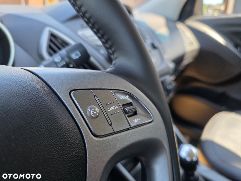 Hyundai ix35 1.6 2WD Fifa World Cup Edition - 12