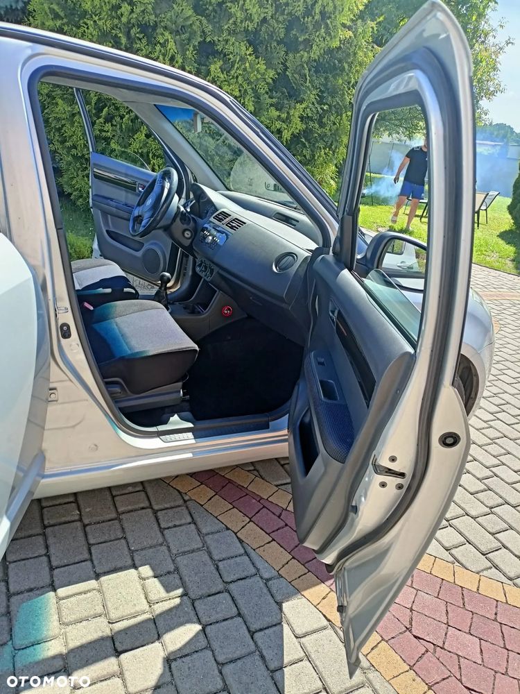 Suzuki Swift 1.3 Club - 5