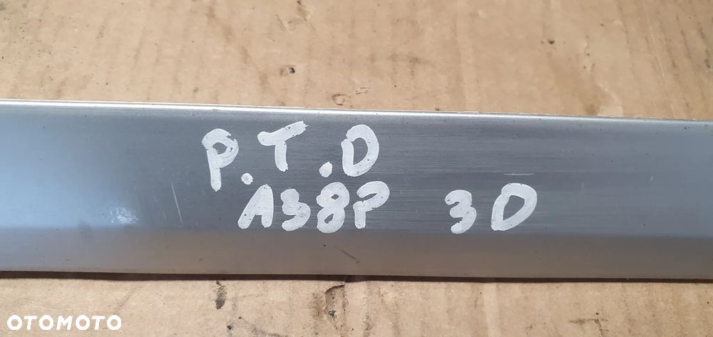 Listwa błotnika prawy tył tylna prawa Audi A3 8P 3D 8P3853700B - 4