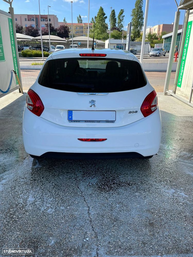 Peugeot 208 1.4 HDi - 2