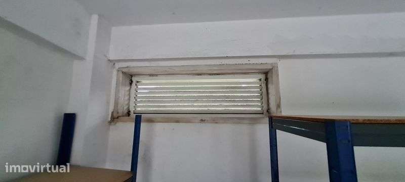 Garagem Box para arrendamento no Estoril - Grande imagem: 2/5