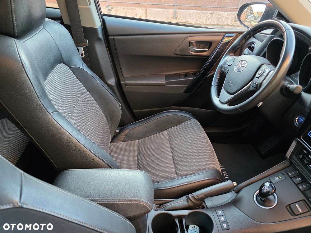 Toyota Auris - 16