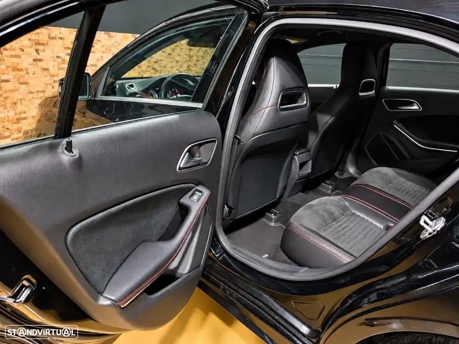 Mercedes-Benz A 180 d AMG Line - 13