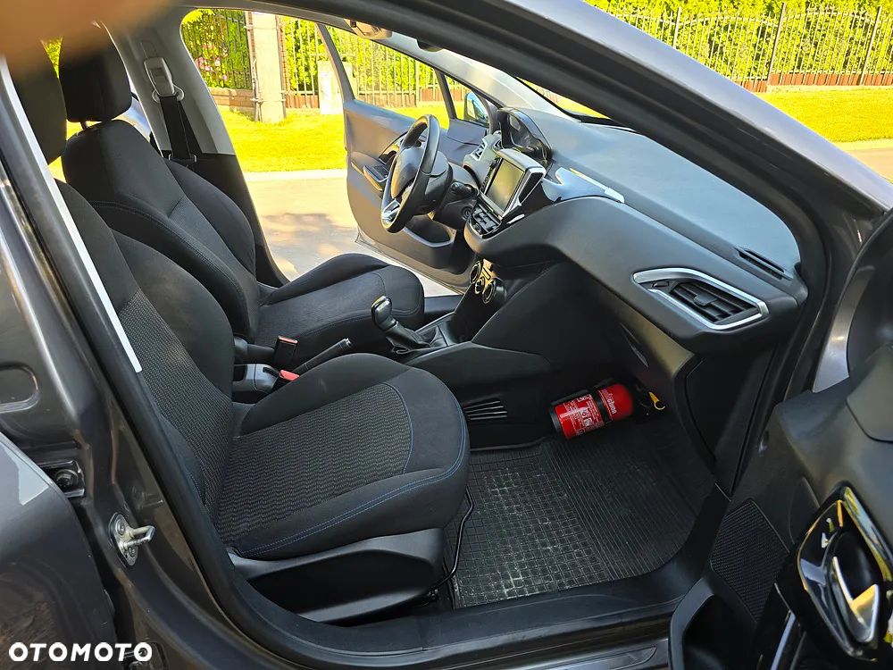 Peugeot 208 PureTech 82 Urban Move - 12