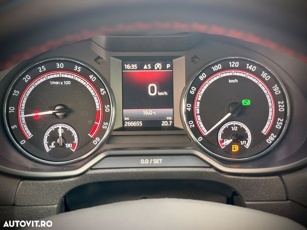 Skoda Octavia 2.0 TDI RS DSG - 29