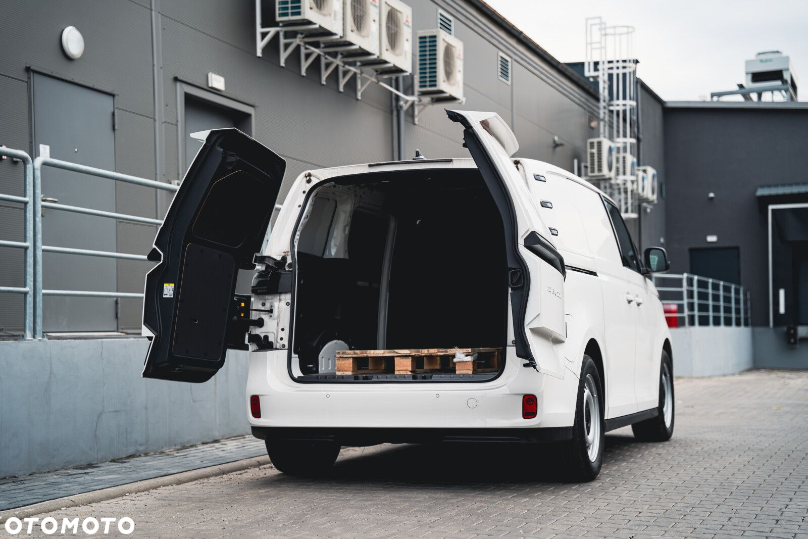 Volkswagen ID. Buzz Cargo L1 204 KM - 20