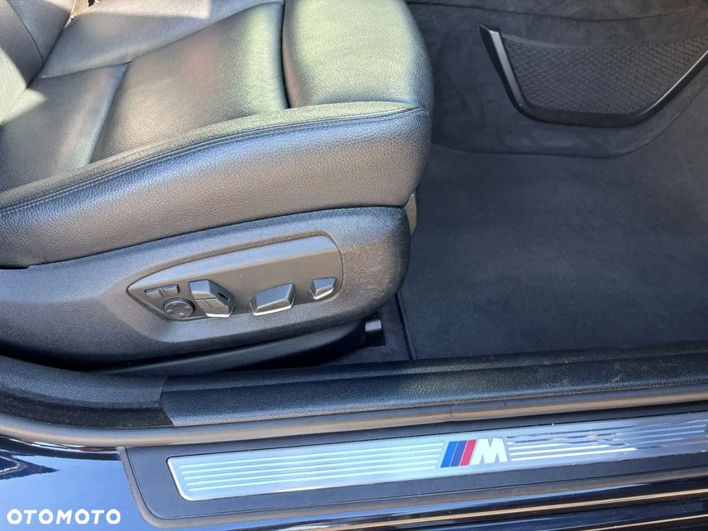 BMW Seria 5 530d xDrive - 12