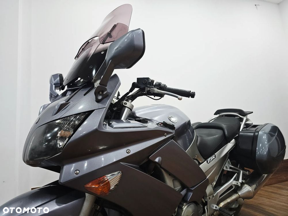 Yamaha FJR - 21