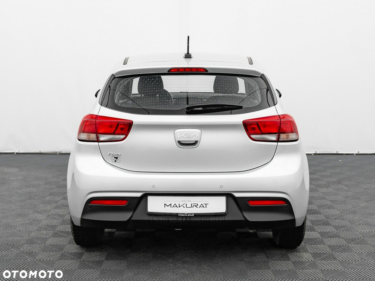 Kia Rio 1.2 M - 11