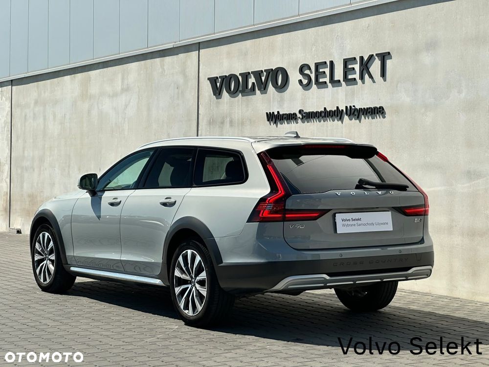 Volvo V90 Cross Country - 9