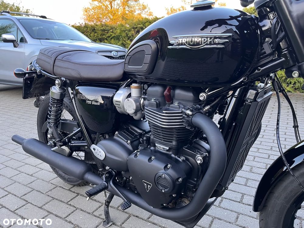 Triumph Bonneville - 7
