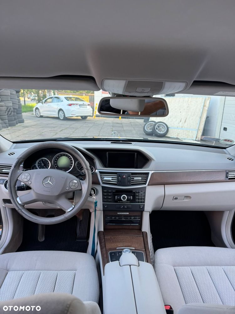 Mercedes-Benz Klasa E 300 CDI BlueEff Elegance - 3