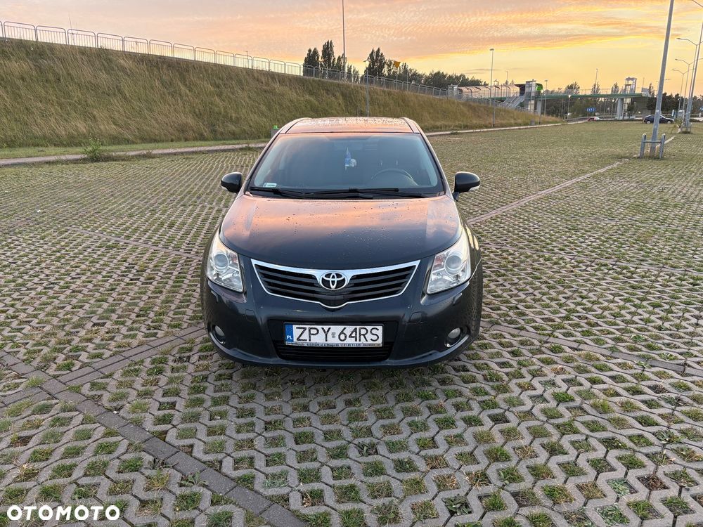 Toyota Avensis - 2