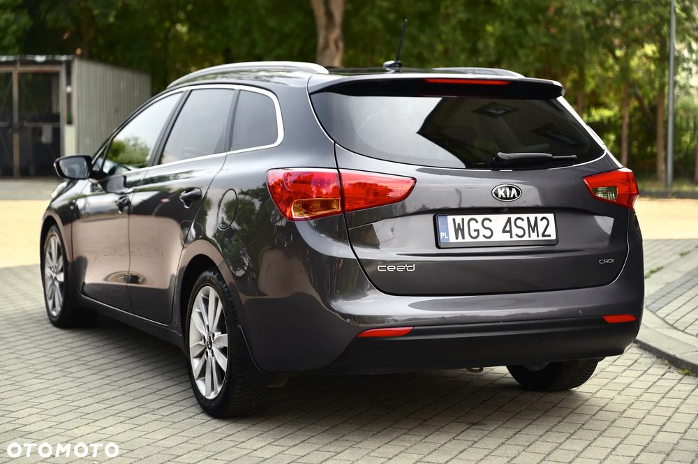 Kia Ceed 1.6 CRDi 128 Platinum Edition - 11