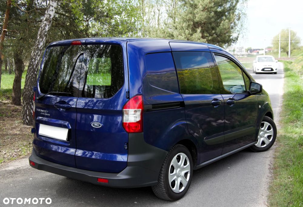 Ford Transit Courier - 8