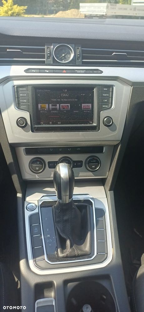 Volkswagen Passat 1.6 TDI SCR DSG Comfortline - 5