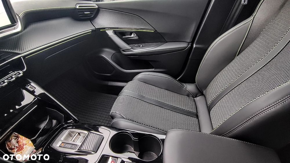 Peugeot 2008 1.2 PureTech GT Pack S&S EAT8 - 11