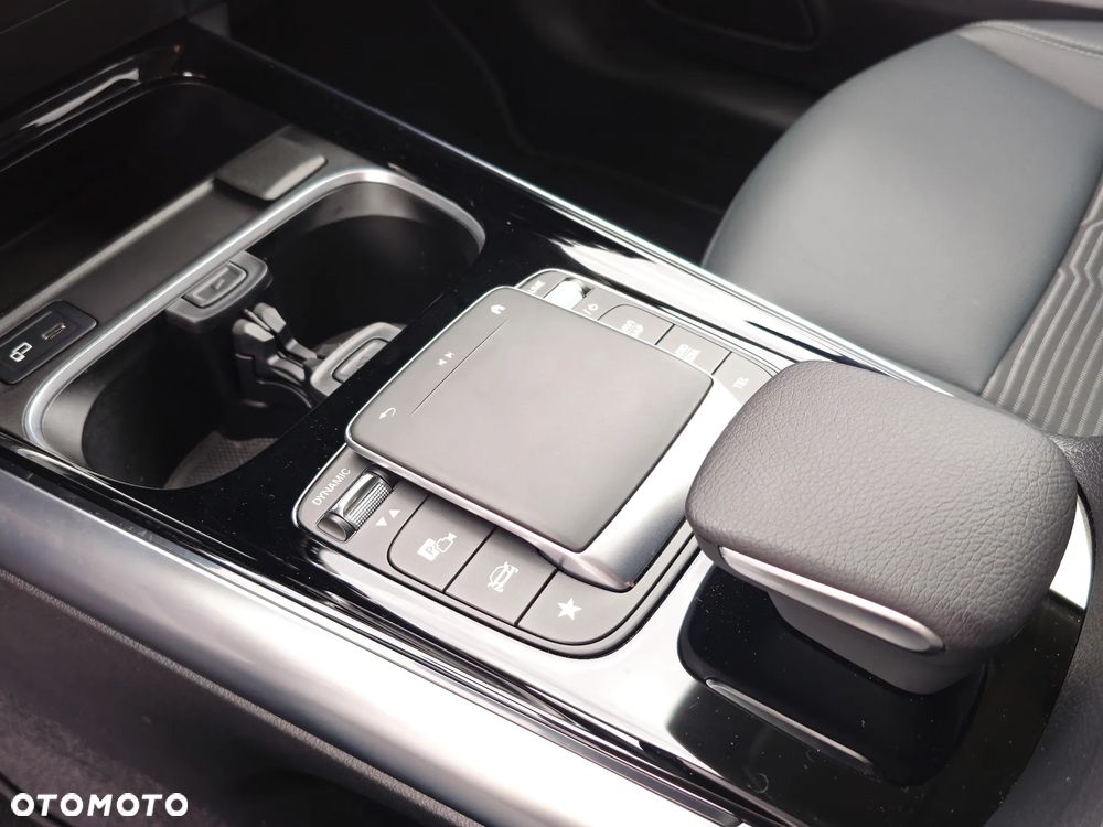 Mercedes-Benz GLA 200 Progressive - 14