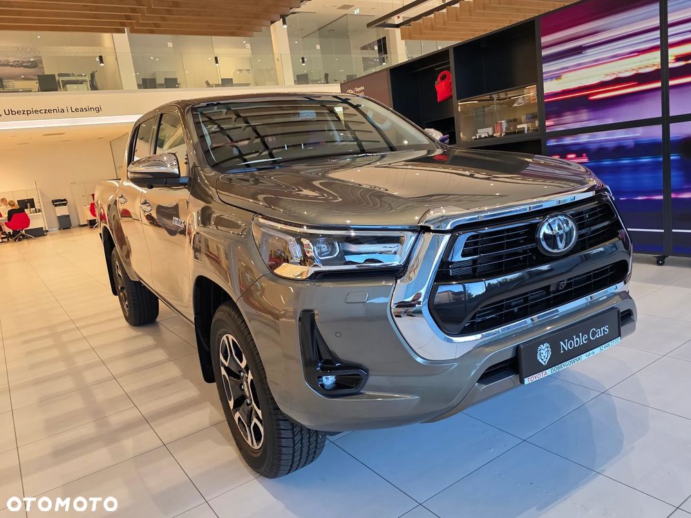 Toyota Hilux 2.8 D-4D mHEV Double Cab Executive 4x4 - 5
