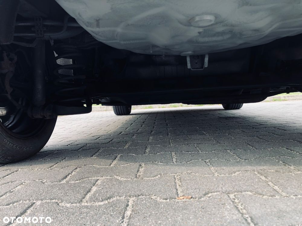 Toyota Auris 1.6 VVT-i Terra - 16