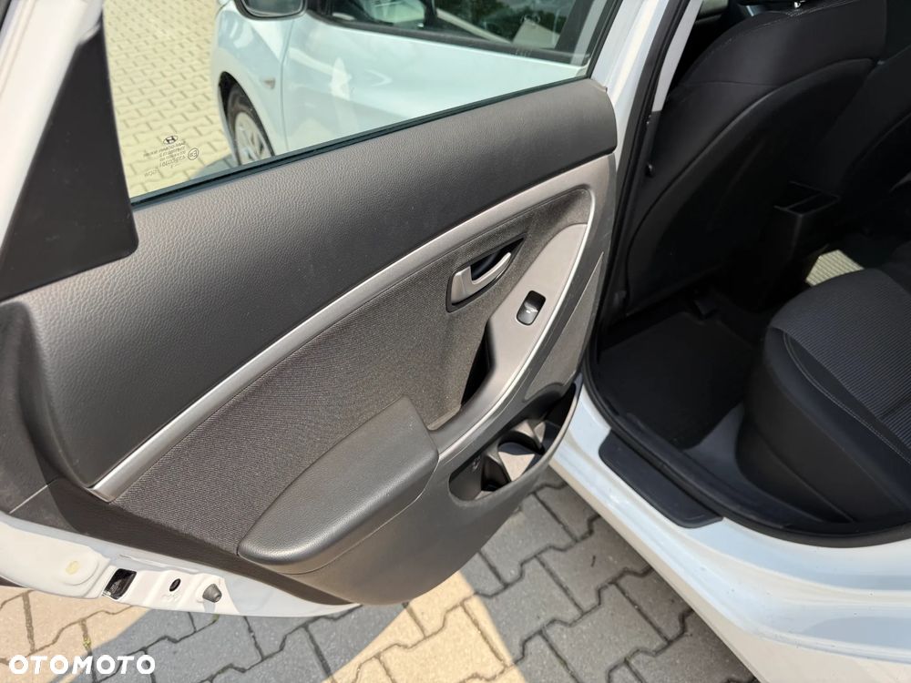 Hyundai i30 1.6 GDI Classic - 8