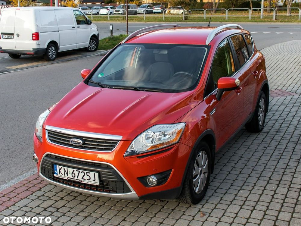 Ford Kuga 2.0 TDCi 2x4 Titanium - 4