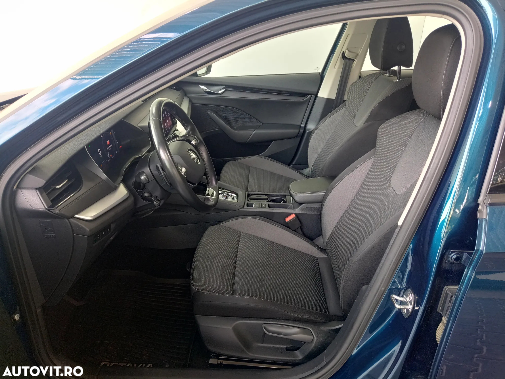 Skoda Octavia Combi 2.0 TDI DSG Ambition - 5