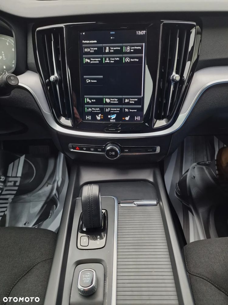 Volvo V60 B3 B Geartronic Momentum Pro - 24