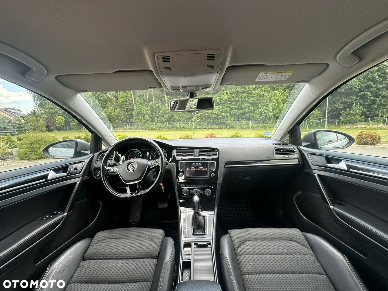 Volkswagen Golf - 11