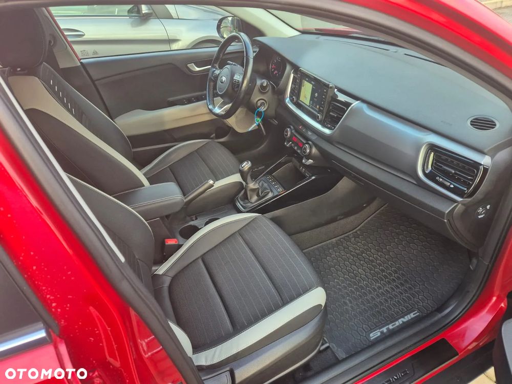Kia Stonic 1.4 L - 14