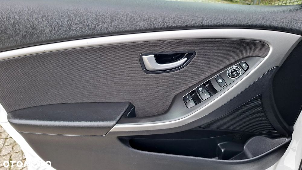 Hyundai i30 1.4 BlueDrive Comfort - 37