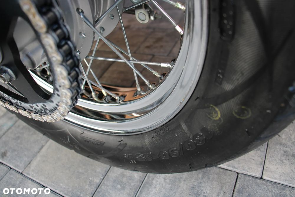 Suzuki Intruder - 40