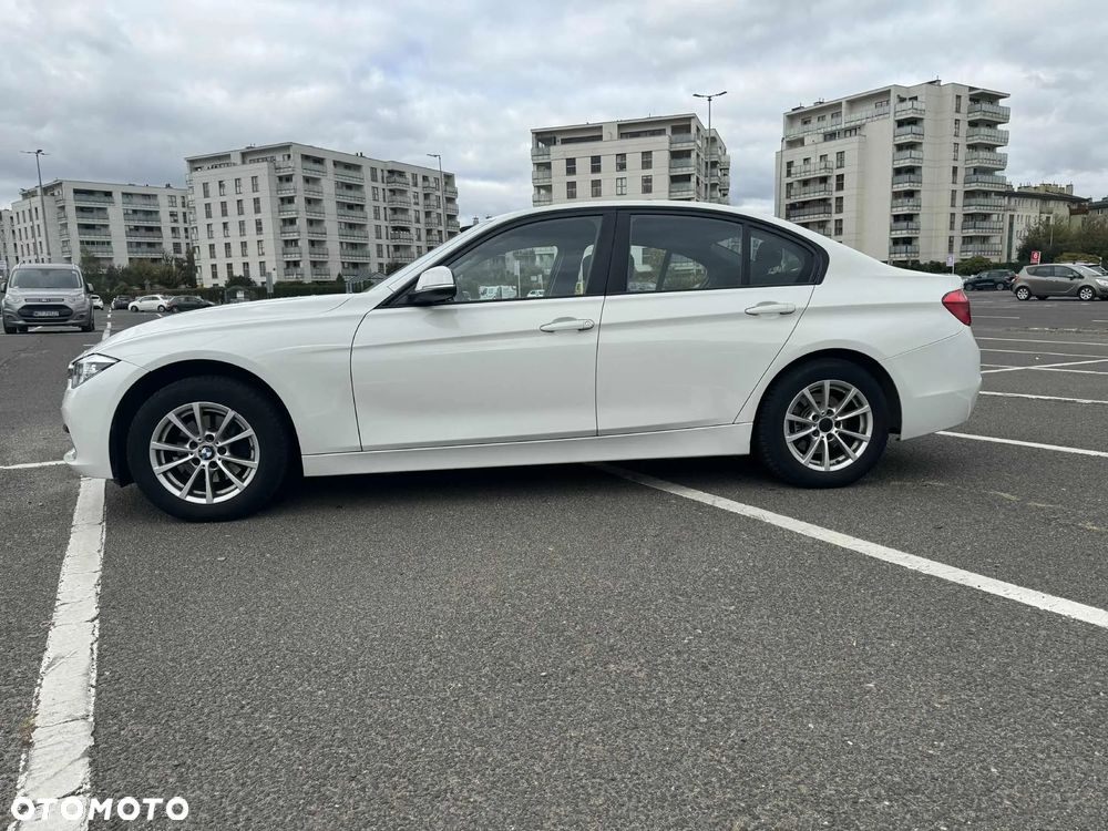 BMW Seria 3 318i Sport Line - 12