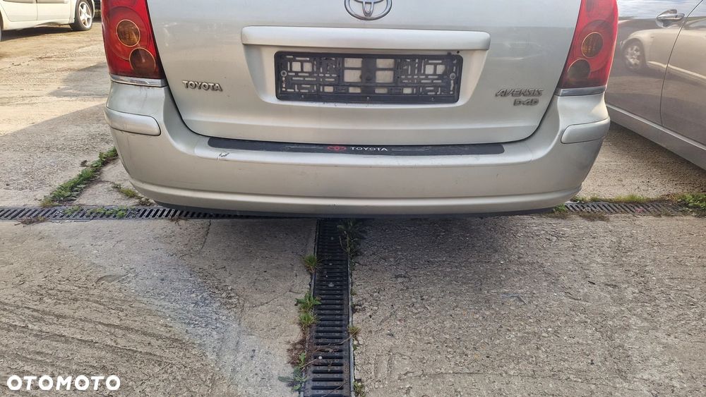 TOYOTA AVENSIS T25 KOMBI ZDERZAK TYŁ 1C0 - 1