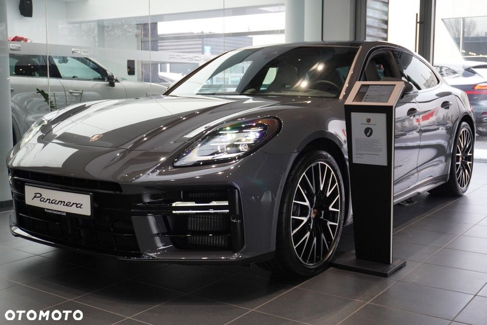 Porsche Panamera 4 - 3