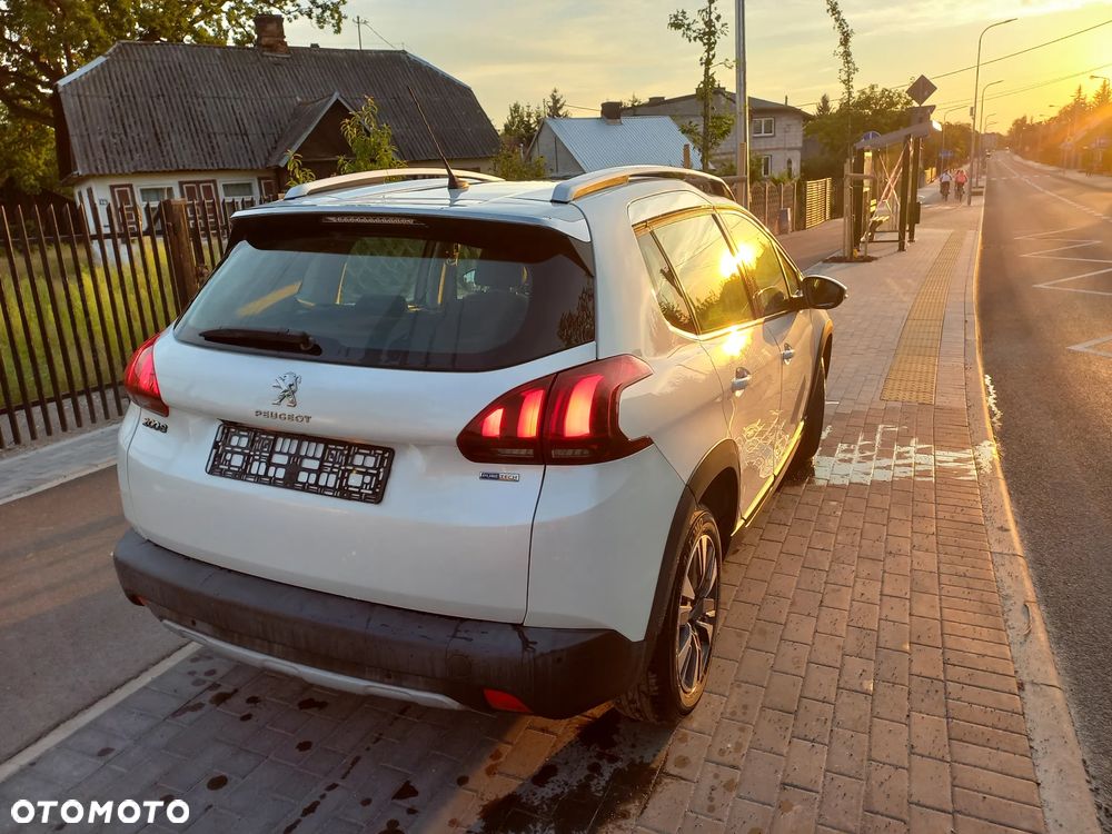 Peugeot 2008 1.2 Pure Tech Allure S&S EAT6 - 13