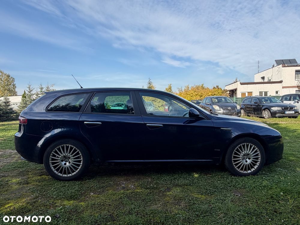 Alfa Romeo 159 2007 photo 4