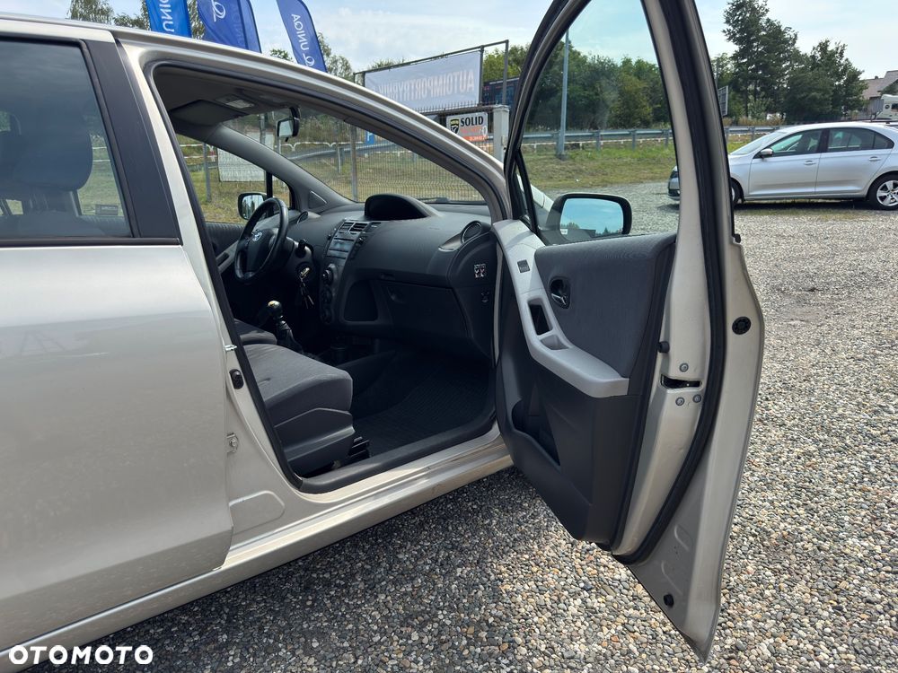 Toyota Yaris 1.33 Sol - 27