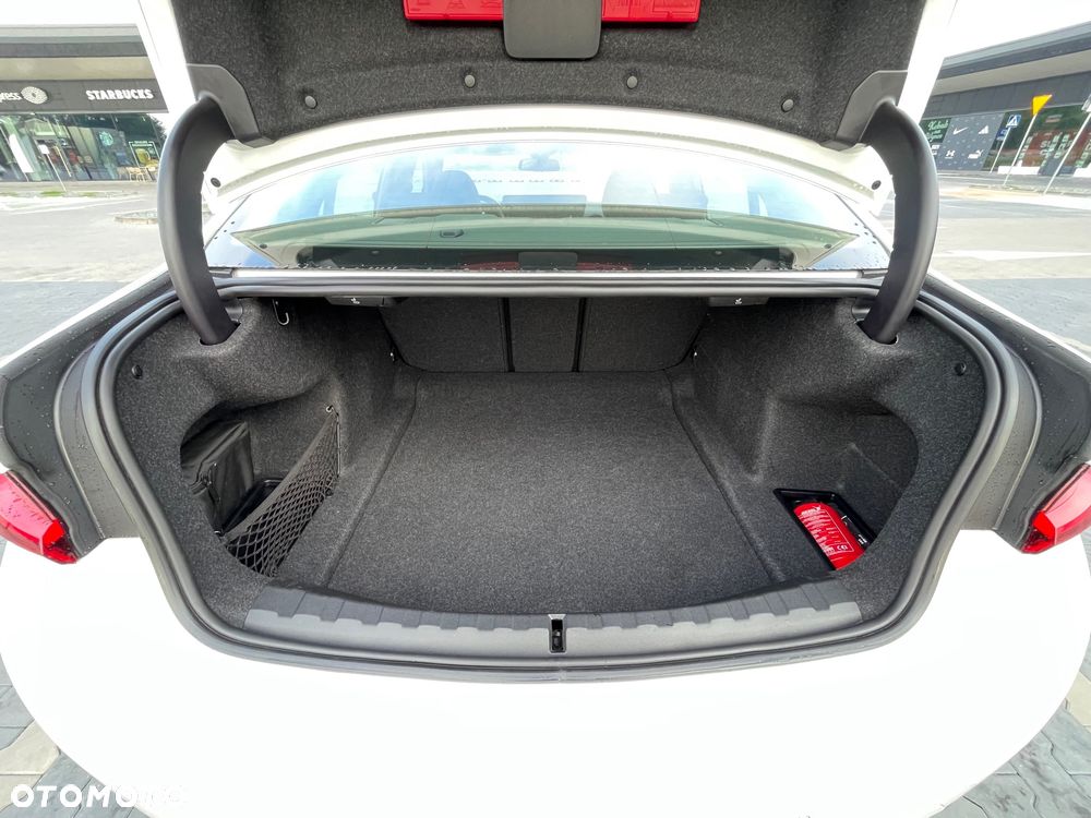 BMW Seria 3 318d mHEV M Sport - 34