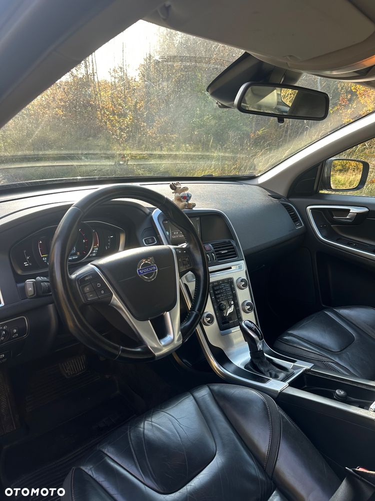 Volvo XC 60 D4 AWD Ocean Race - 13