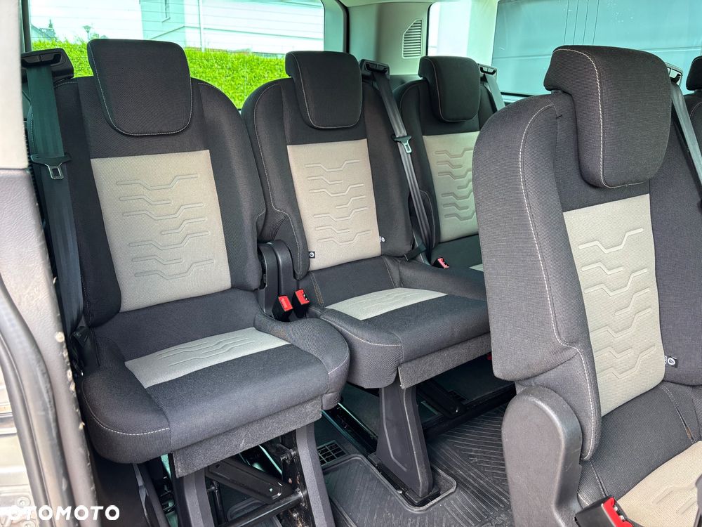 Ford Tourneo Custom 2.0 EcoBlue L2 Titanium - 33
