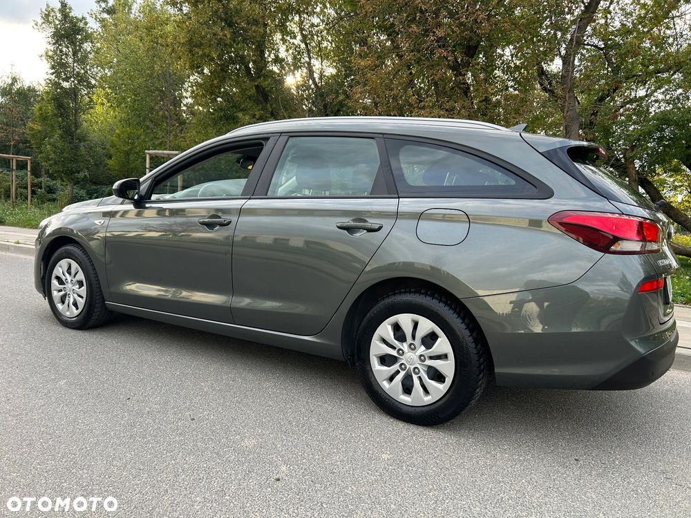 Hyundai i30 1.5 DPI Classic + - 29