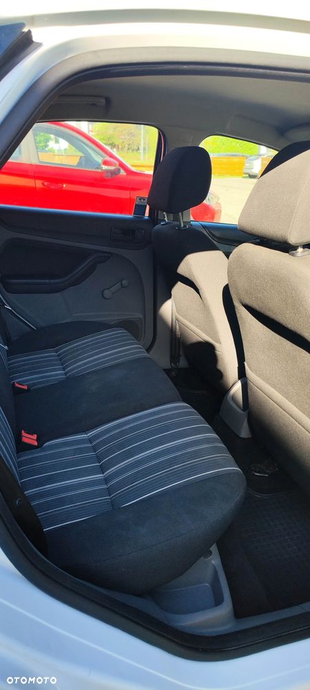 Ford Focus 1.6 Amber X - 13
