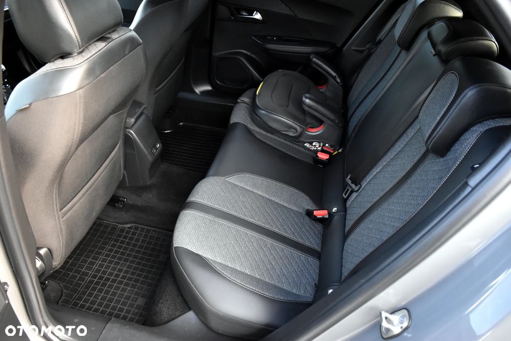 Peugeot 2008 - 8