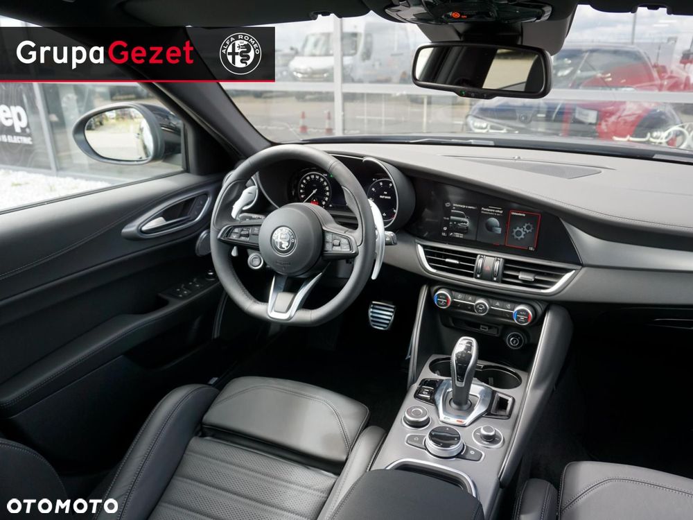Alfa Romeo Giulia - 5