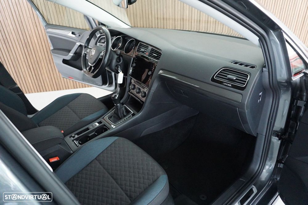 VW Golf 1.0 TSI OPF IQ.DRIVE - 9