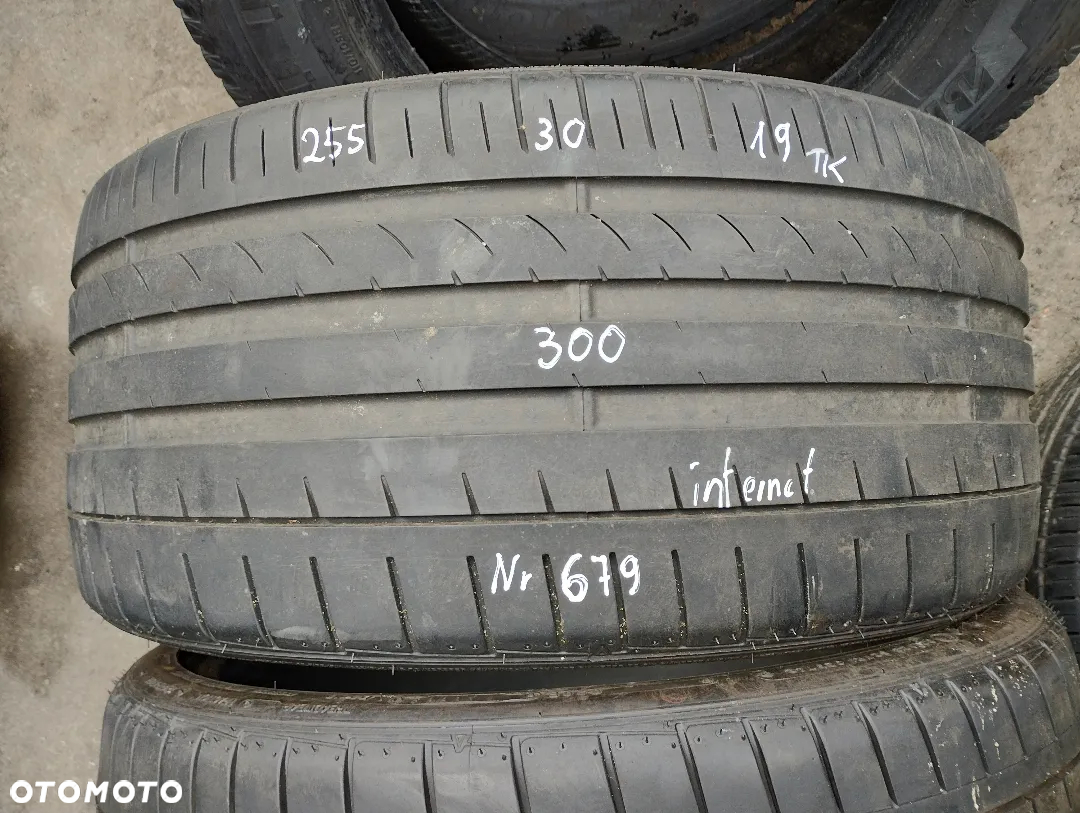 Falken 255/30/19 nr 679 - 2