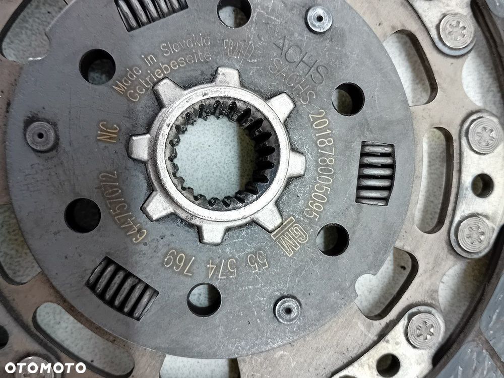 KOŁO DWUMASOWE KOMPLETNE OPEL INSIGNIA 55574769  55574767 1.6 16V - 6