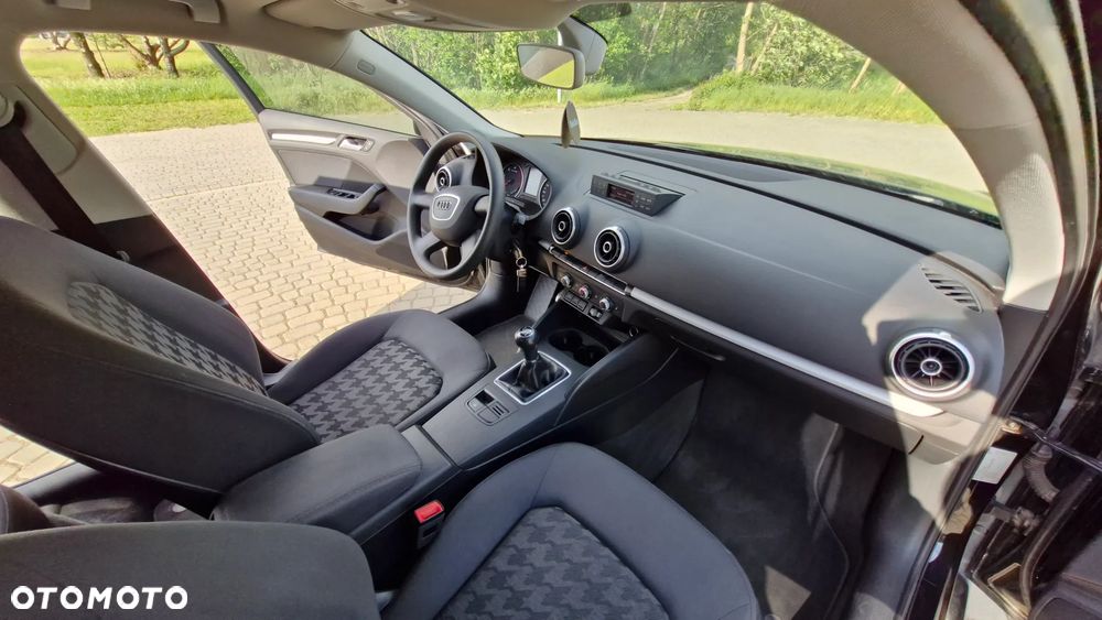 Audi A3 Sportback 2.0 TDI (clean diesel) Ambiente - 10